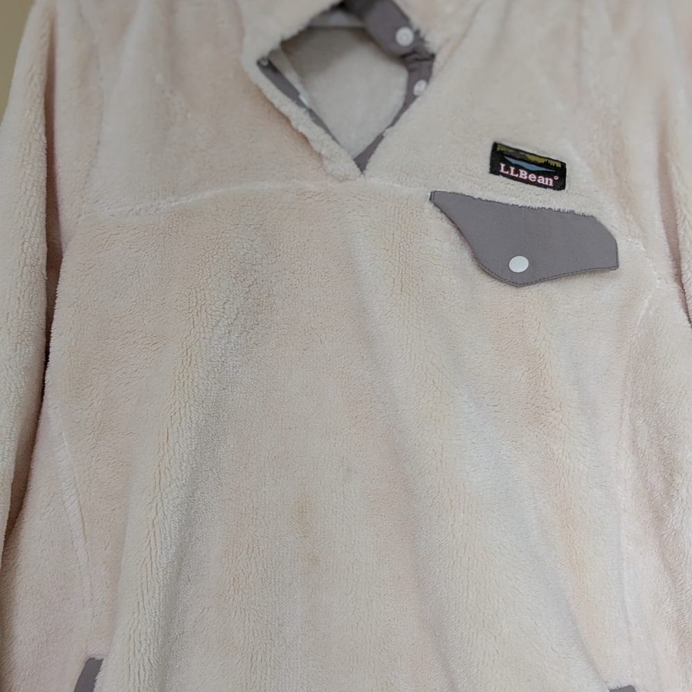 LL Bean Cream and Gray Fleece Pullover